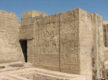 صور من معبد أتريبس في نجع الشيخ حمد 42agab10