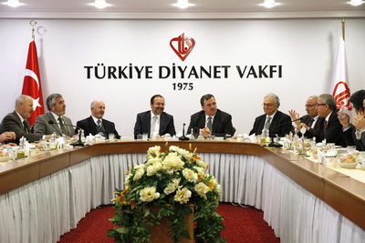Myftiu Tërnava takoi kryetarin e DIJANET-it Prof. Dr. Mehmet Görmez Dijane10