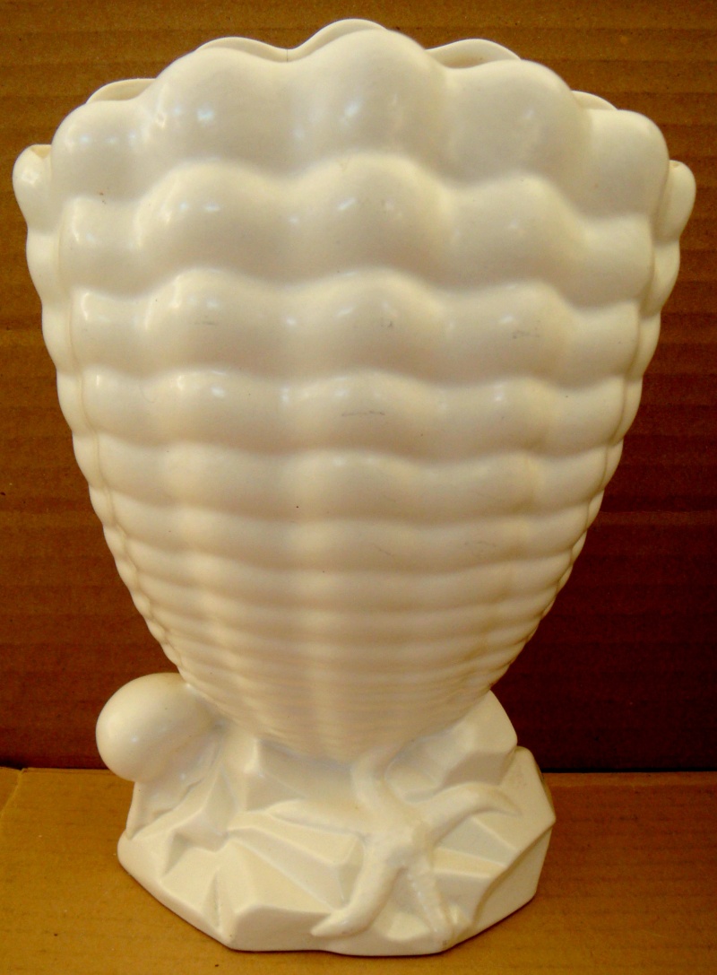 Number 637 Shell Vase for the gallery Dsc03915