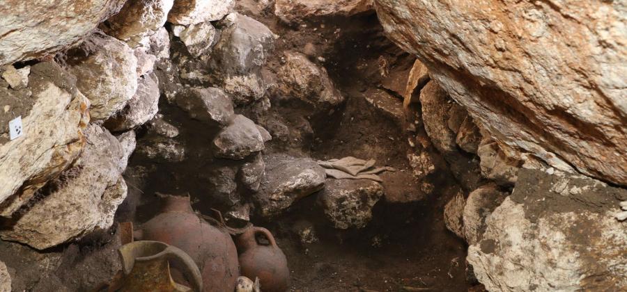  Túmulo de 3600 anos cheio de riquezas é encontrado em cidade bíblica 02-meg10