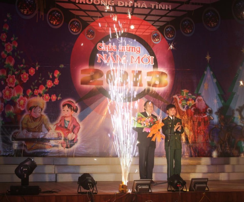 ĐH Hà Tĩnh tổ chức happy new year 2013 14621_10