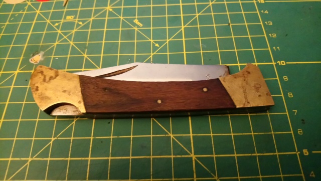 deux couteaux pliants trouvés au fond d' un tiroir... Dsc_0539