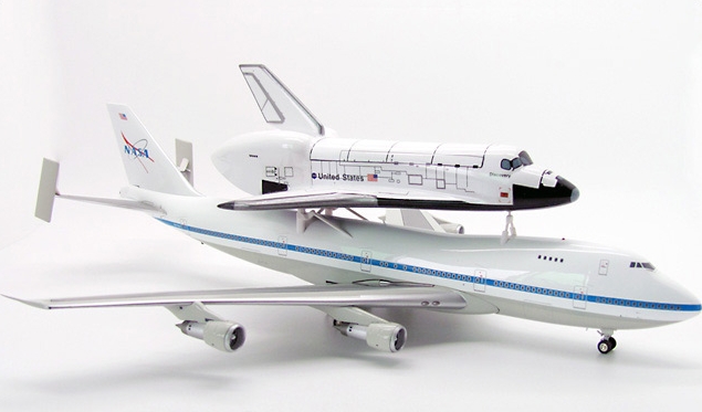 Aviation Models Boeing 747 SCA avec Discovery ou Atlantis 1/200 Image_10