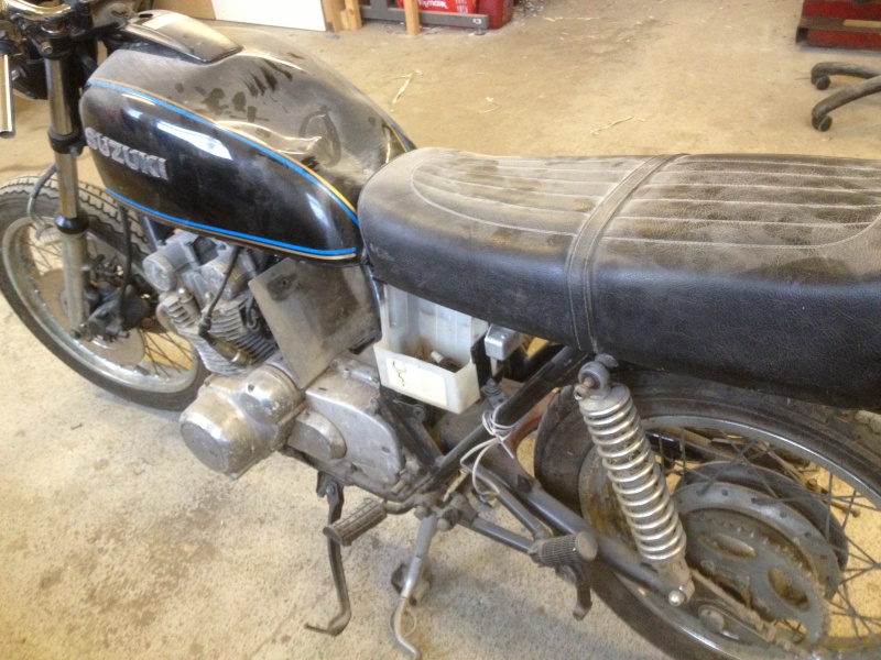 gs550 7k miles cafe racer build Gs55011