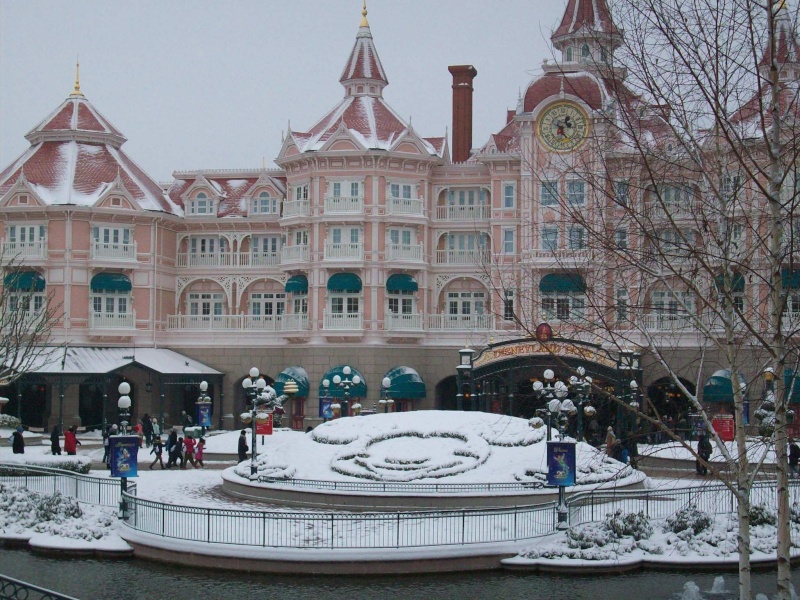 disneyland neige - Vos photos de Disneyland Paris sous la neige ! - Page 26 100_2210