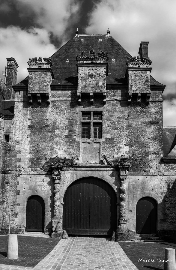La porte du château. Dsc08513