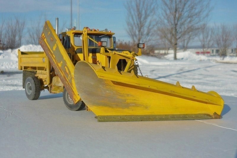 paystar 5000 4X4  1983   équipement à neige Frink P1100358