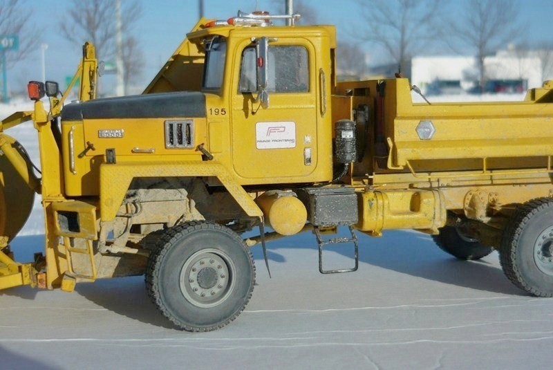 paystar 5000 4X4  1983   équipement à neige Frink P1100362