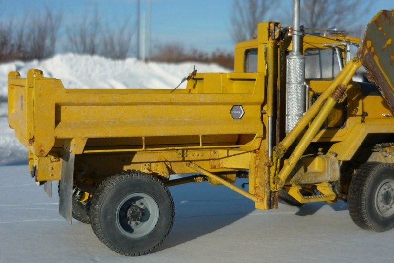 paystar 5000 4X4 1983 avec équipement à neige Frink P1100416