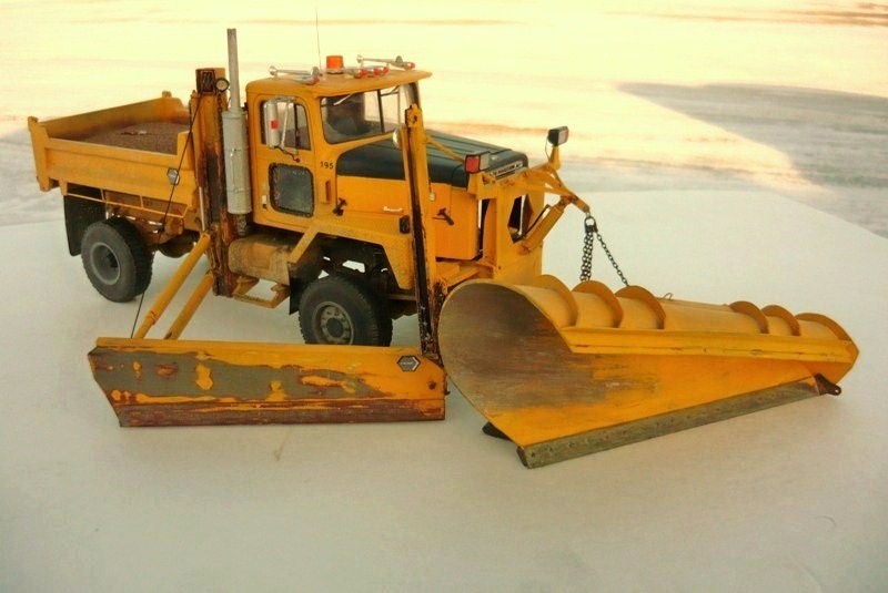 paystar 5000 4X4 1983 avec équipement à neige Frink P1100424