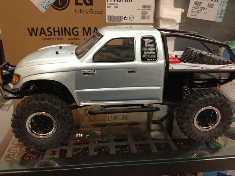 mon nouveau axial scx10 Img_0210