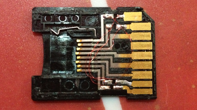 Modification d'un adaptateur micro SD en GameCard 810