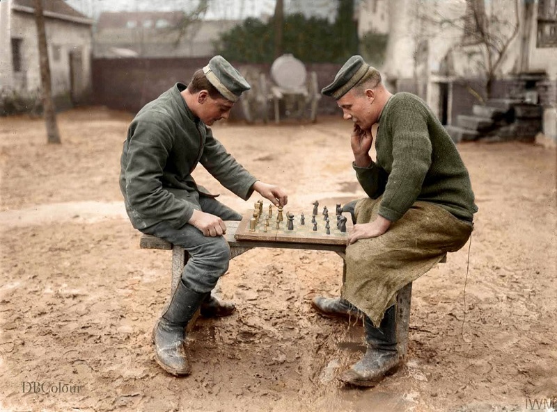 Dans les armées... les photographies de joueurs d'échecs! 14_18_10