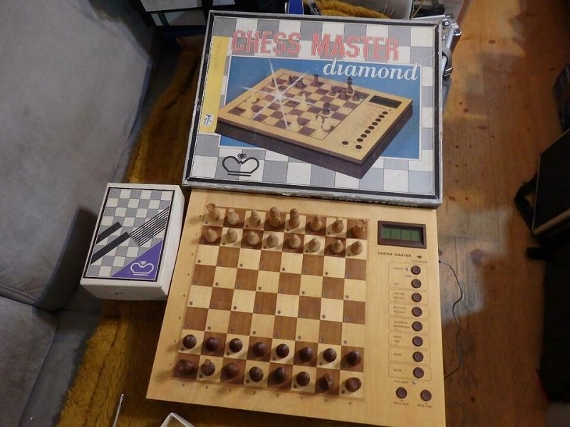 [ebay Kleinanzeigen] Ventes d'Échecs Électroniques Chess-24