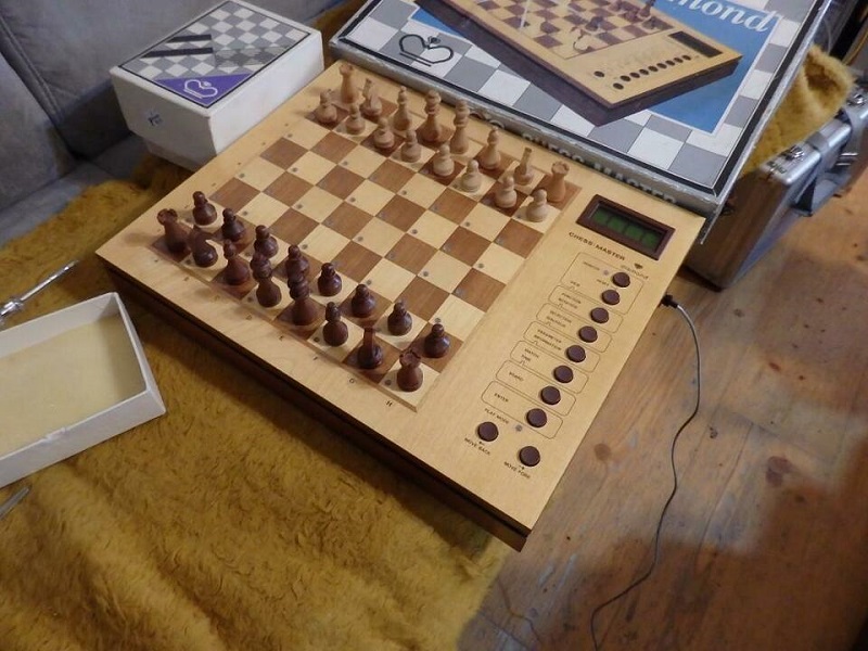[ebay Kleinanzeigen] Ventes d'Échecs Électroniques Chess-25
