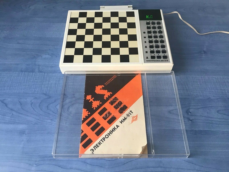 [URSS] Elektronika IM-01T Chess124