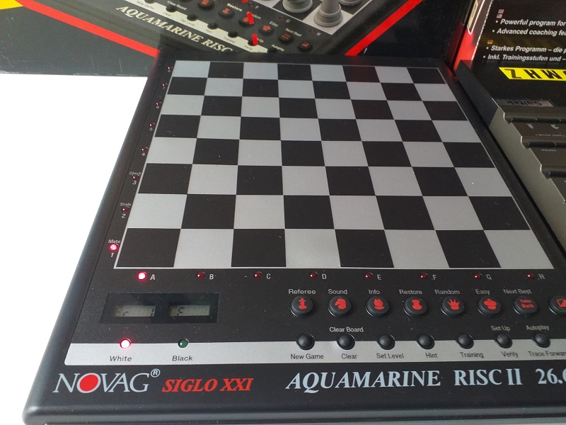 Novag Aquamarine Risc II 26.6 MHz ? Chess158