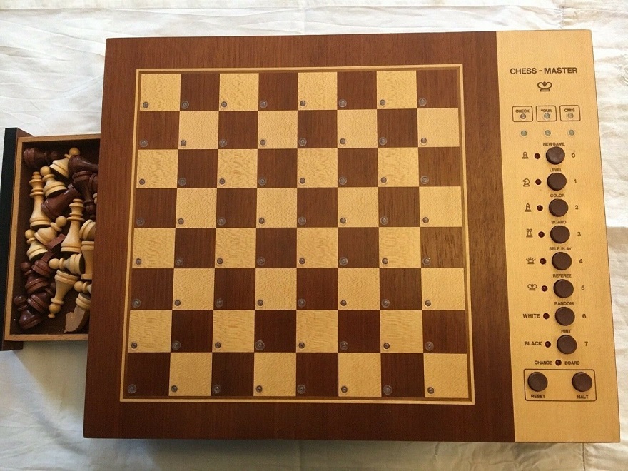 [CM] Ordinateur d’échecs de l'ancienne RDA? Chess_70