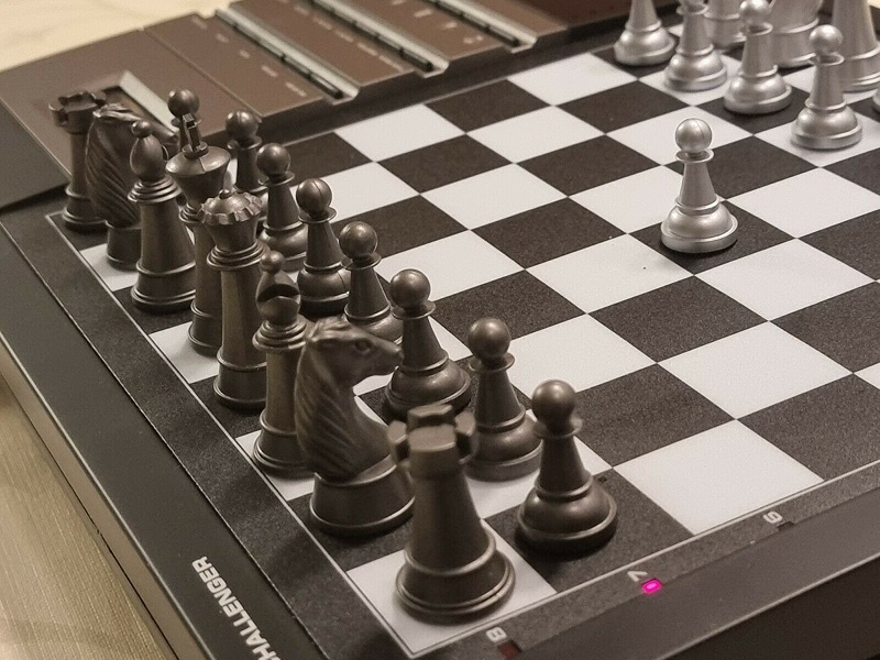 chess - Mephisto from Saitek : Chess Challenger 40 MHz / 10 MHz Mephi170