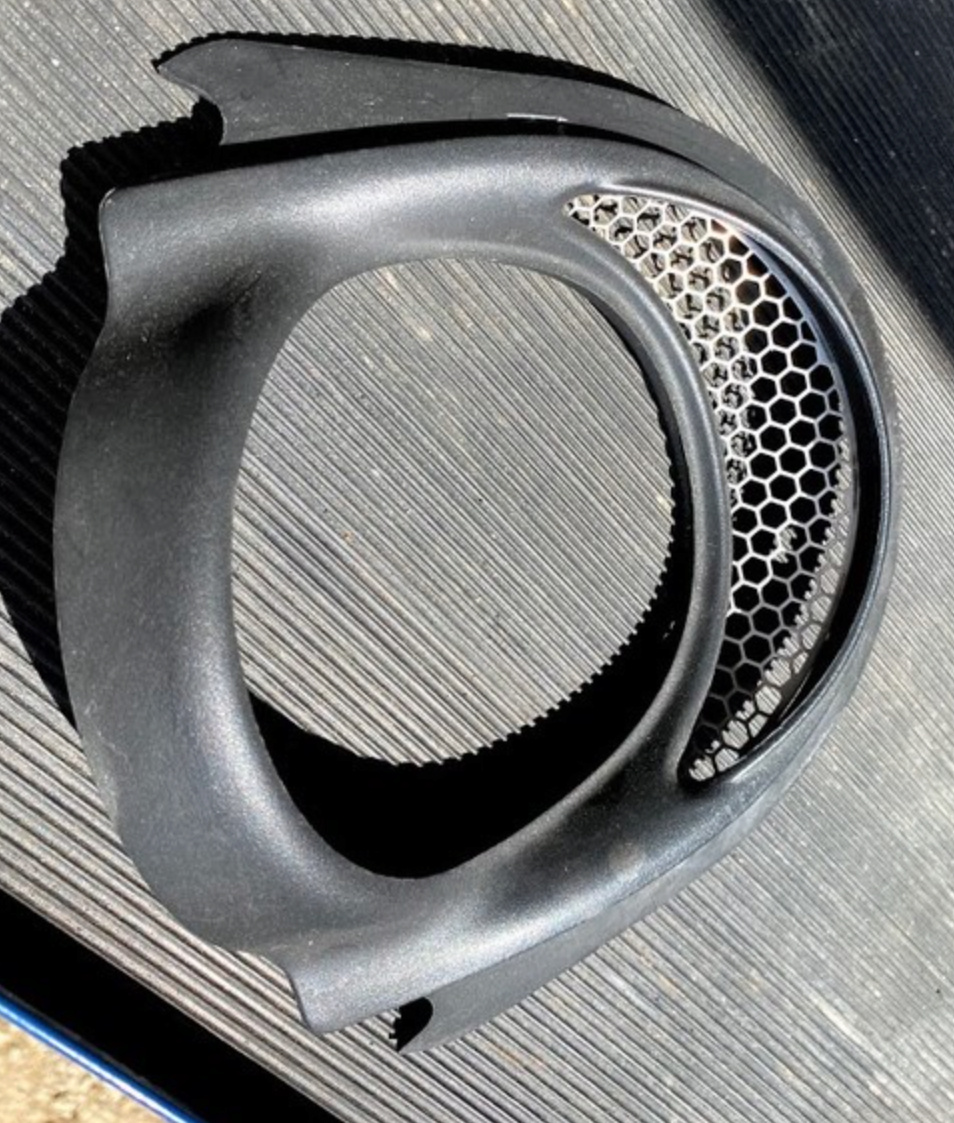 Grille nid d'abeille BAA XB Captur10