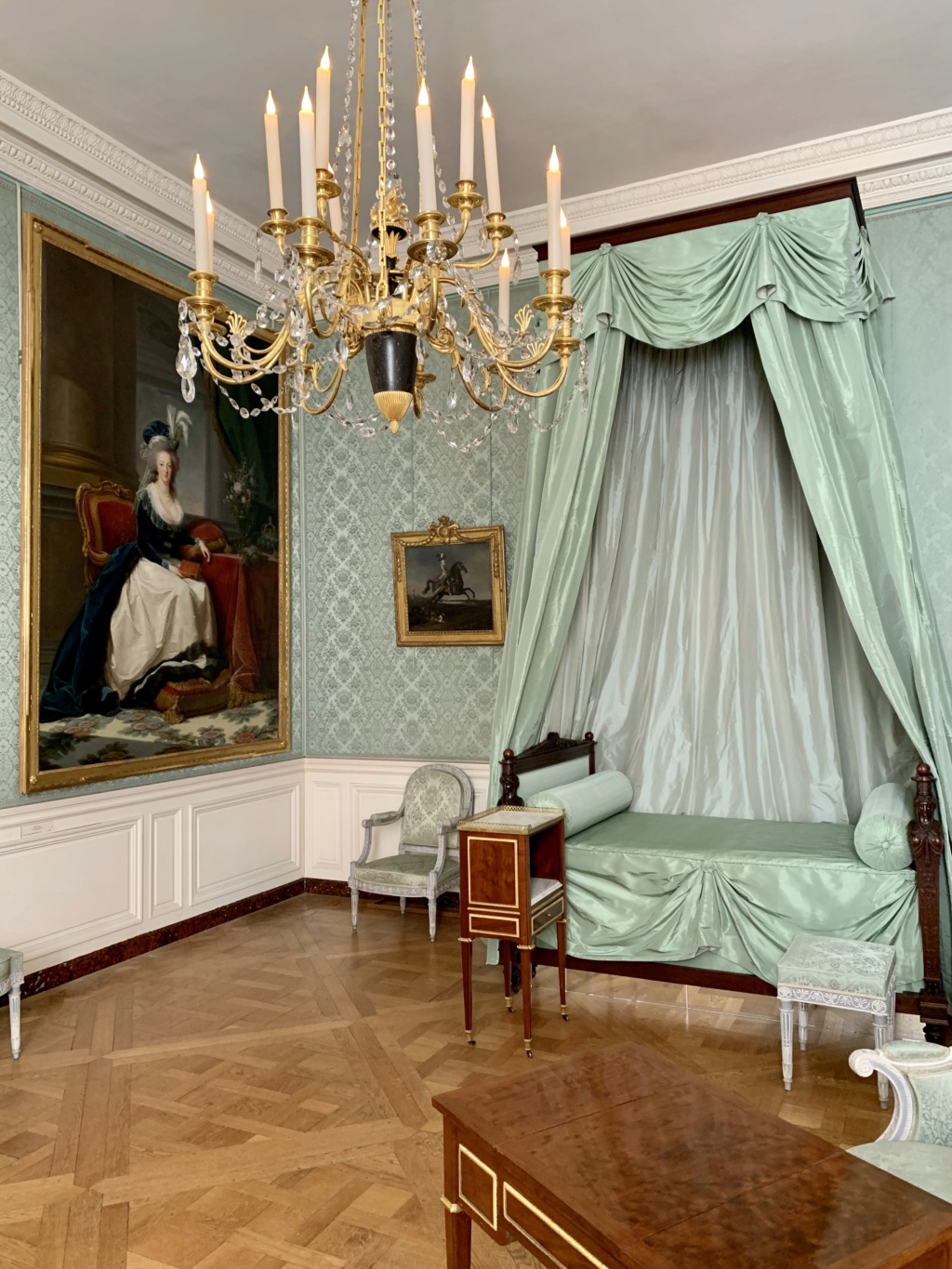 chambre - Appartement privé de Marie-Antoinette au rez-de-chaussée du château de Versailles - Page 3 1a813910