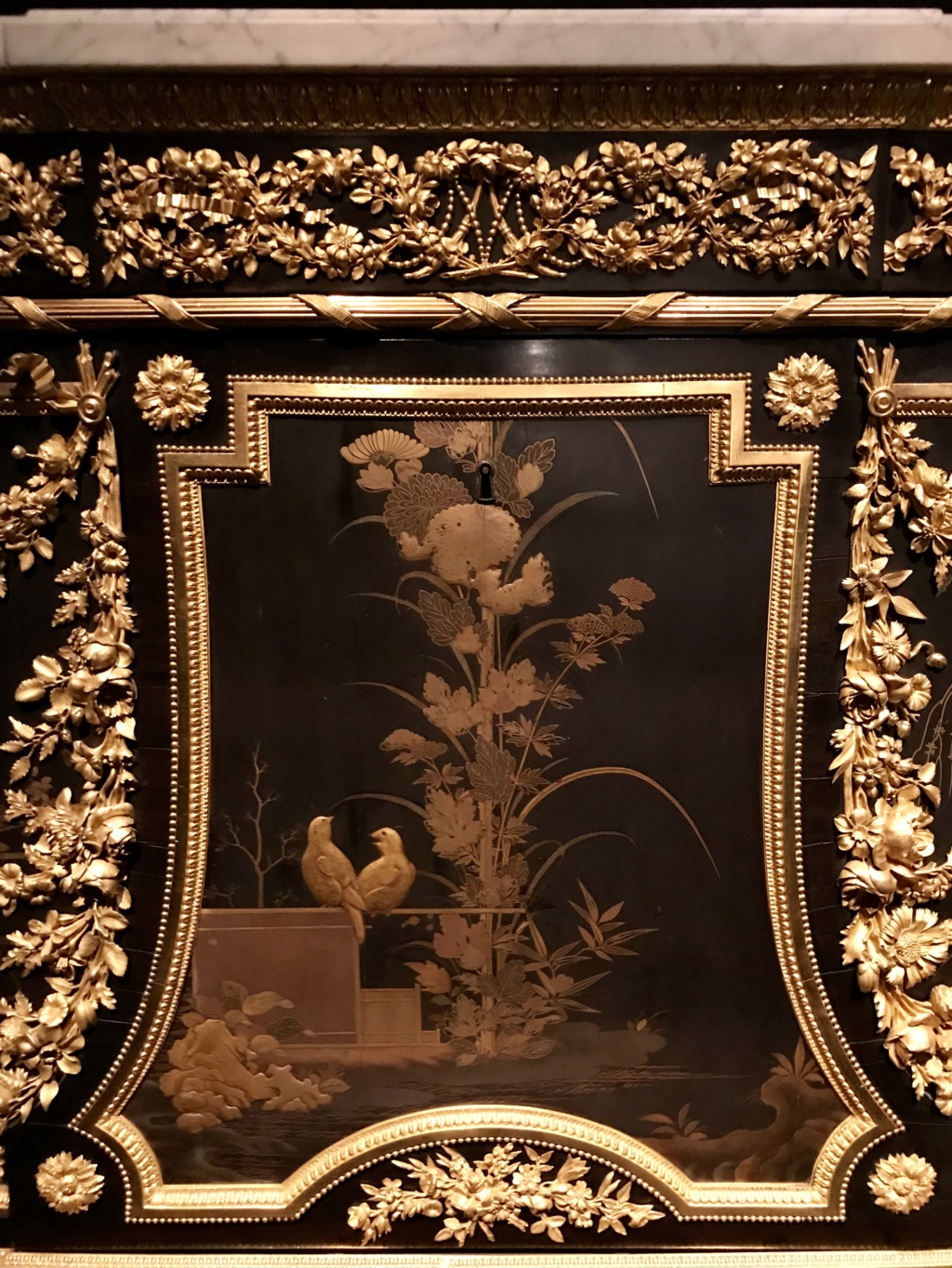 Le mobilier de Marie Antoinette au MET Museum (New York) - Page 2 24dc3010