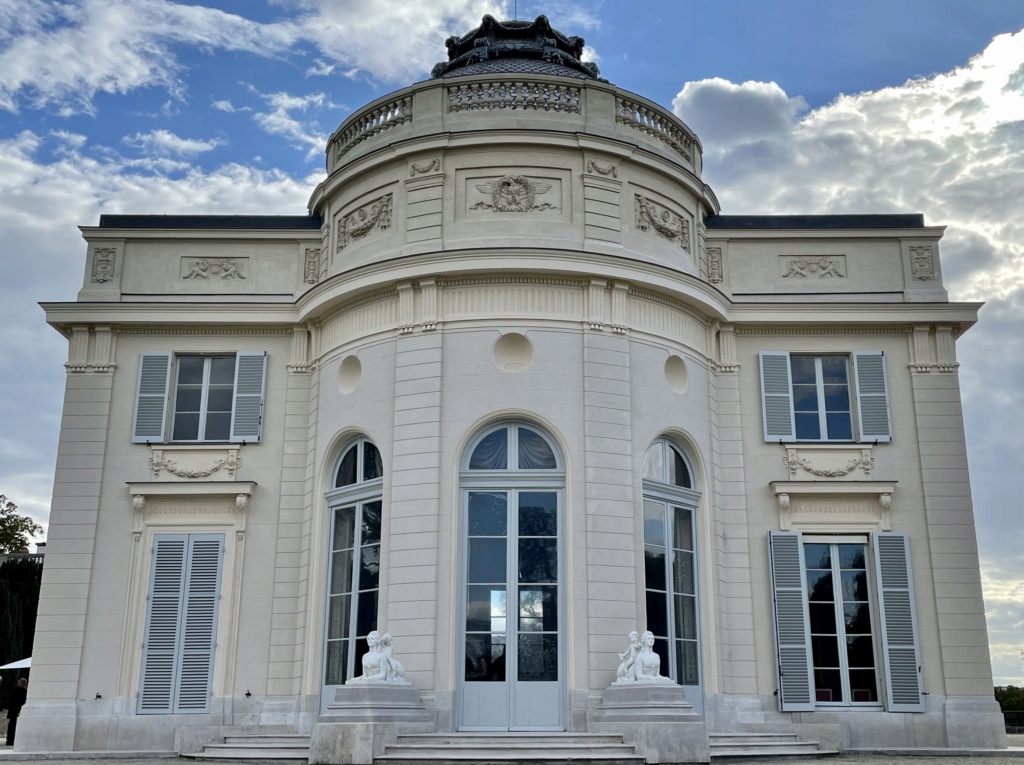 Le château de Bagatelle, pavillon de plaisance ou "folie" du comte d'Artois - Page 4 5a024d10