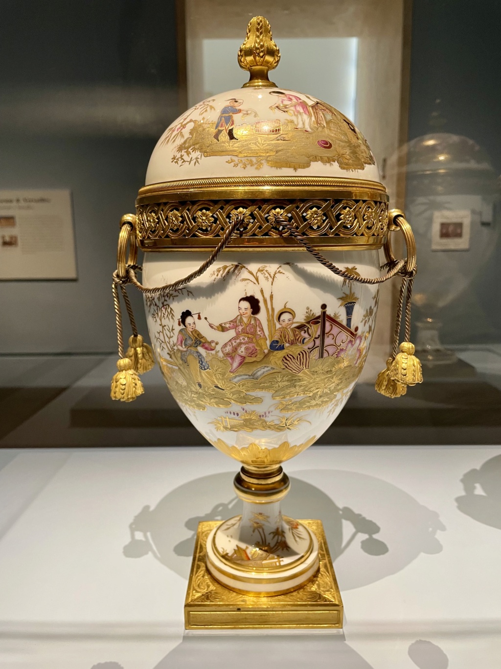 Exposition : Porcelain from Versailles Vases for a King & Queen. Getty Center, Los Angeles 672fe910