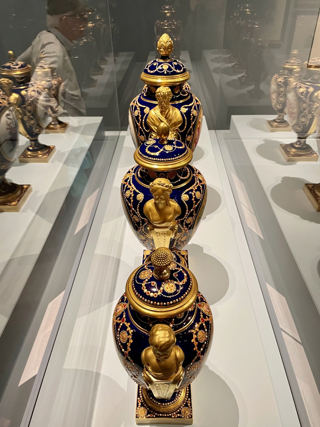 Exposition : Porcelain from Versailles Vases for a King & Queen. Getty Center, Los Angeles C84aad10