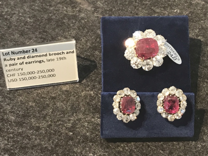 Bijoux de Marie-Antoinette : perles et diamants des Bourbon-Parme - Page 3 Cde4d210