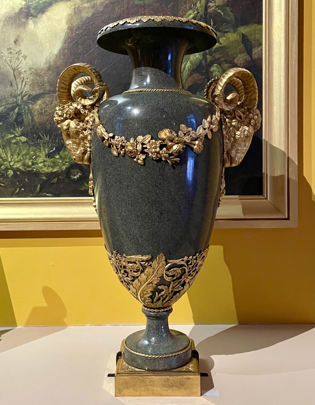 Les vases "à têtes de bouc" et "têtes de bélier" - Page 2 D7887d10