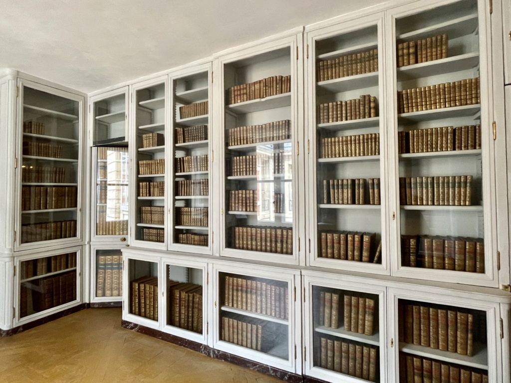 Bibliothèque - La bibliothèque de la reine au château de Versailles De9aa010