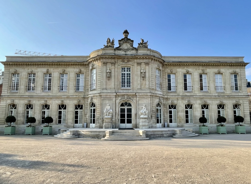 L'hôtel de Rohan (Paris), et les décors de la Chancellerie d’Orléans - Page 2 Ec056c10