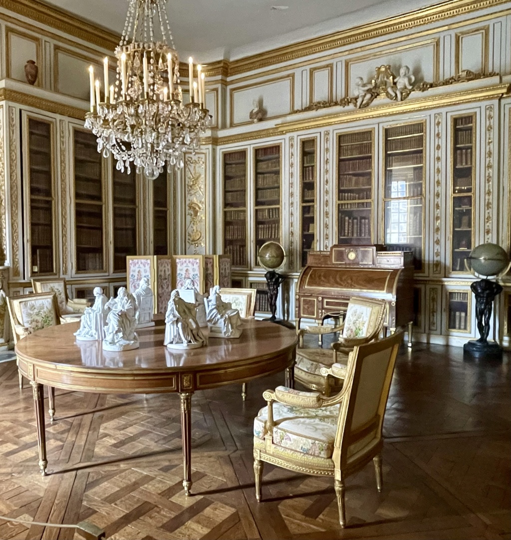Appartement privé de Marie-Antoinette au rez-de-chaussée du château de Versailles - Page 4 Img_1224