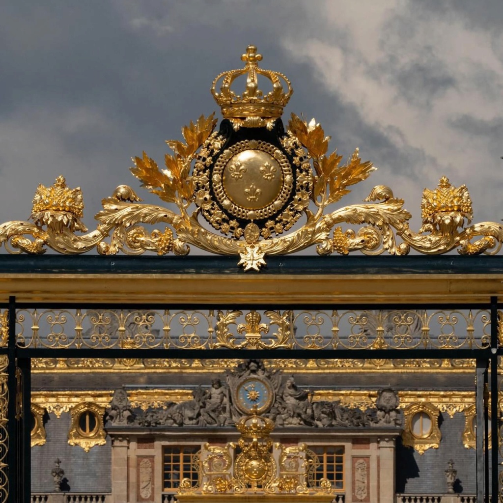 La grille d'Honneur du château de Versailles - Page 3 Img_9350