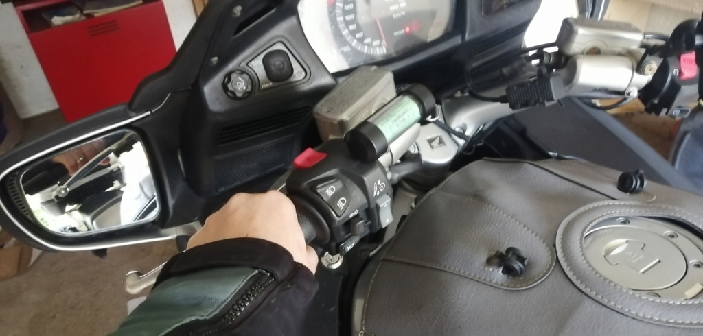 Truc du garage pour pivoter sa moto Img_2050