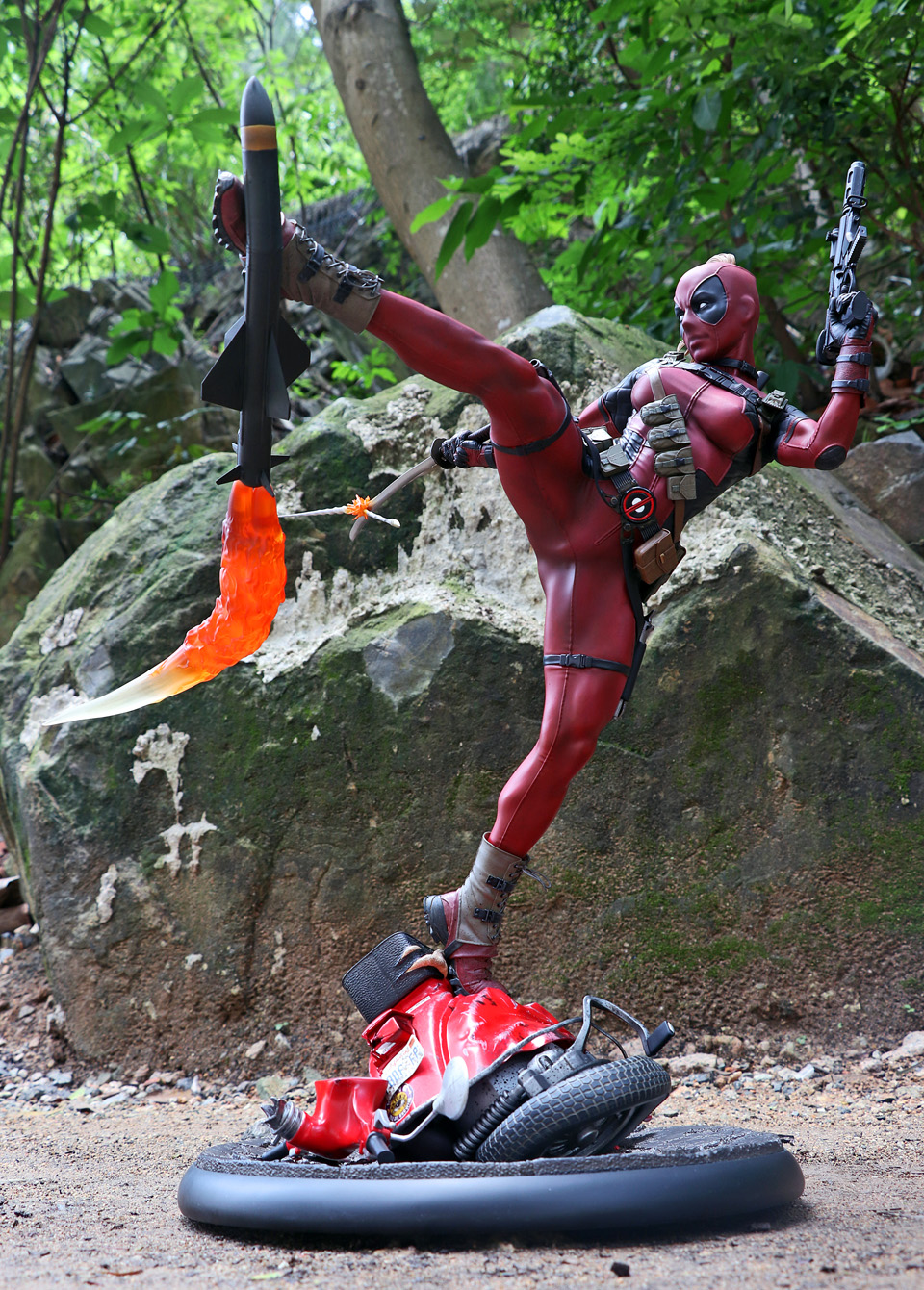 Lady DeadPool 1/4 (Sideshow) 08070310