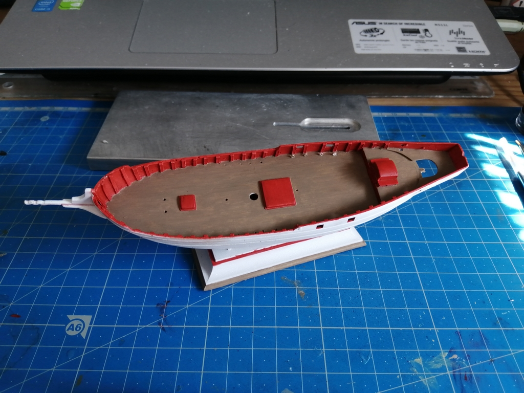 Tartane le CORSAIR 1/150ème Réf 60616 Mallette débutant - Page 4 Img_2221