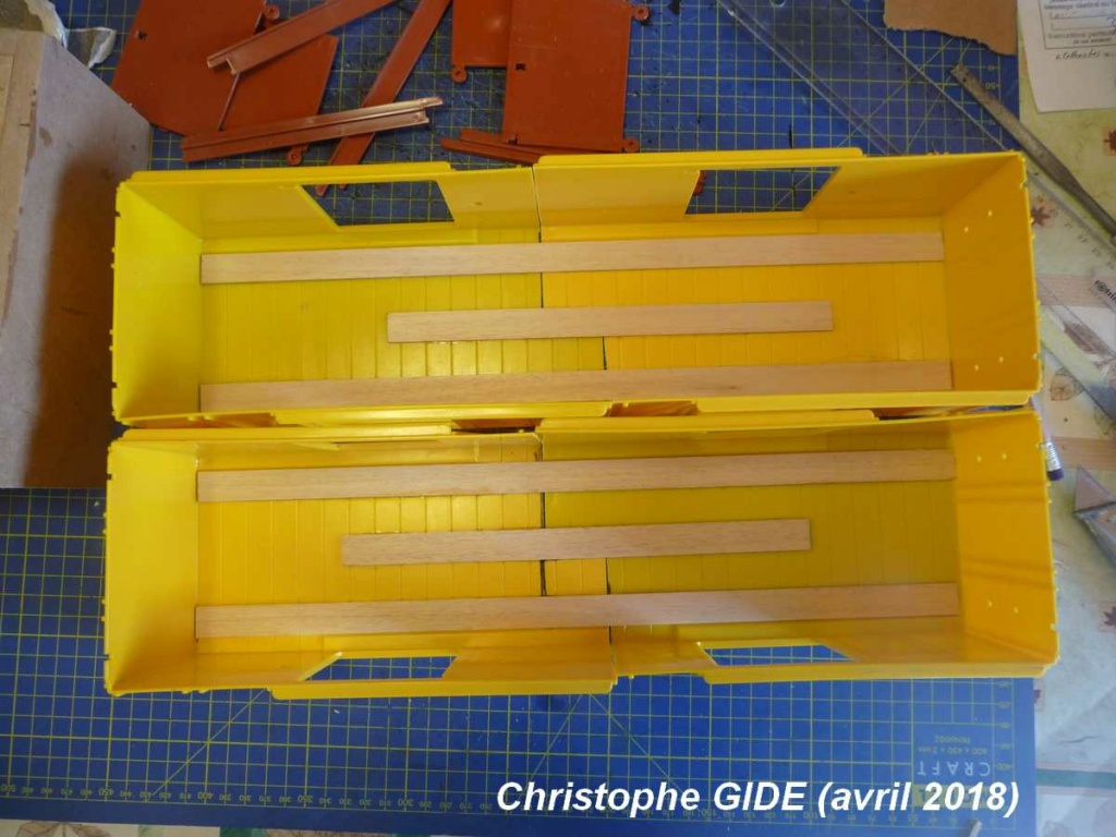Un exemple de construcció d'un vagó de mercaderies amb elements de Playmobil Rec12013