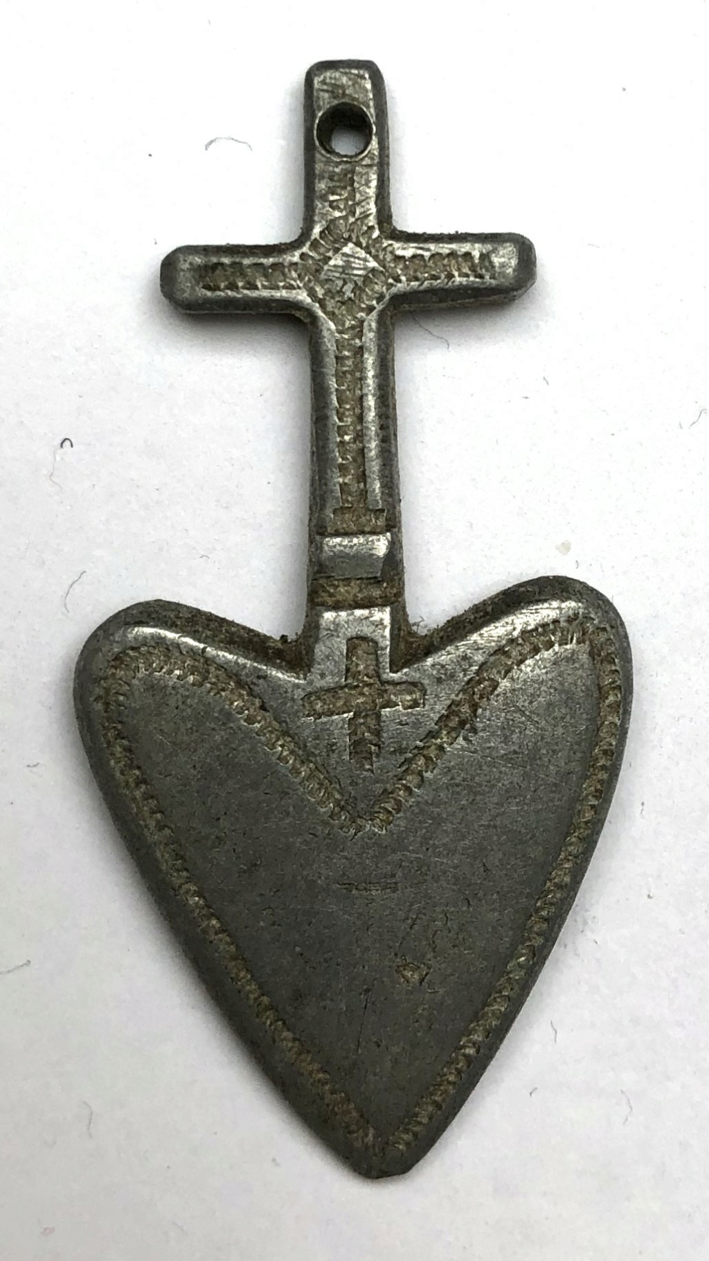 croix avec coeur : militaire Img_3518