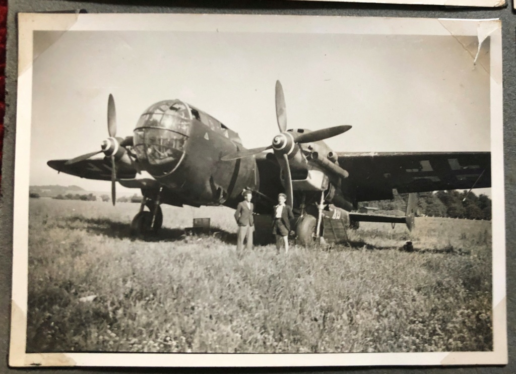 2 avions à identifier guerre 39-45 Img_4118