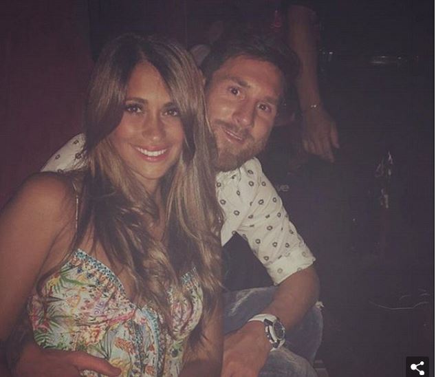 Lionel Messi Enjoys Night Out With Wife As He Continues His Vacation 1-15510