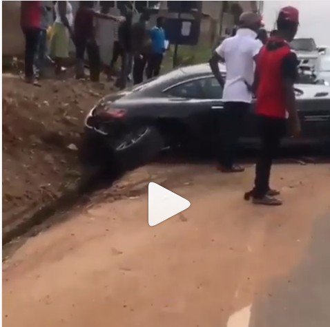 Davido Reacts After Man Crashed His New Benz While Being Chased By Police (Photos) 1-8210