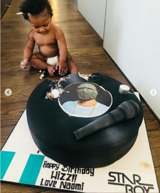 Wizkid’s Son Destroys Special Cake He Got From Supermodel, Naomi Campbell 2-12610