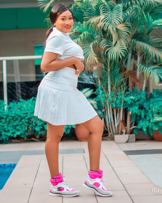 ”Stop Dressing Like A Porn Star, You Are Old, Go And Get Married” – Trolls Blast Oge Okoye 93714510