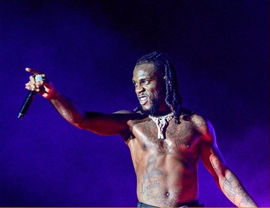 Watch Burna Boy’s Grand Entrance As He Shuts Down Wembley Arena (VIDEO) Burna-44