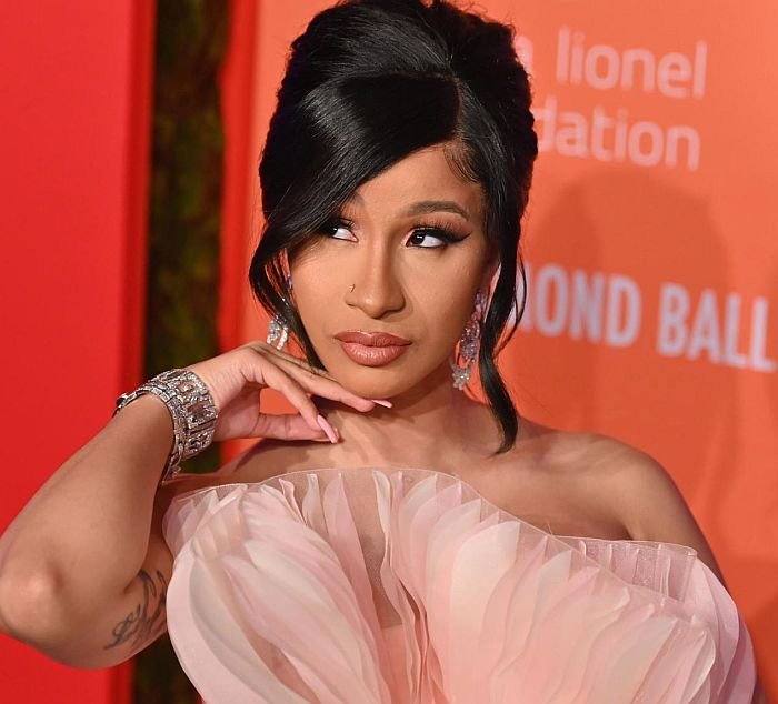 Cardi B Steps Out To Meet Her Fans In Ghana (Video) Cardi-21