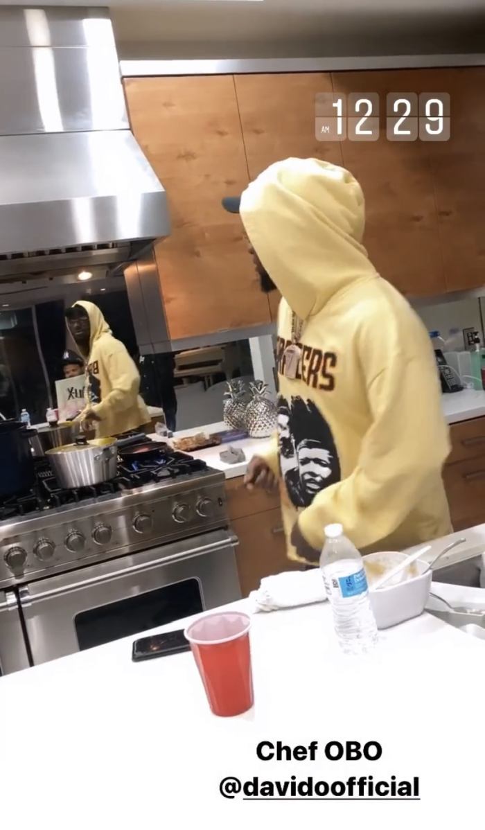 Davido Turns Chef, Spotted Cooking Probably For Chioma And His Crew David370