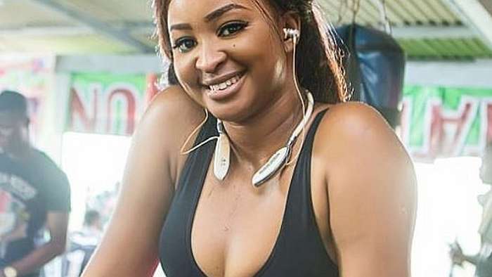 The Craziest Thing A fan Has Ever Done To Me – Actress Etinosa Speaks On S*x And More Etinos14