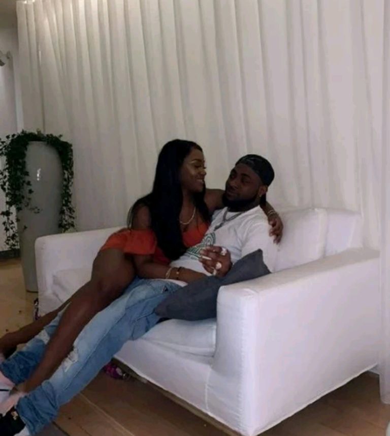 davido - Davido Fondling Chioma’s Boobs While She Is Sleeping On The Plane (Watch Video) Img_2122